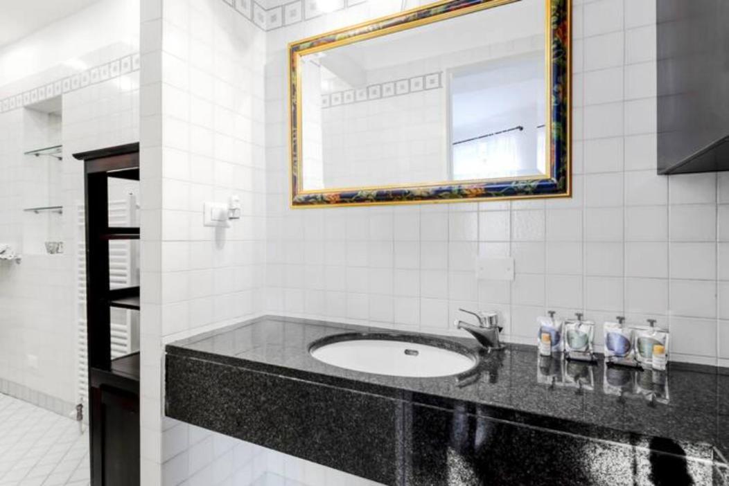 Pagano & Cenacolo Bright Apartment ミラノ エクステリア 写真
